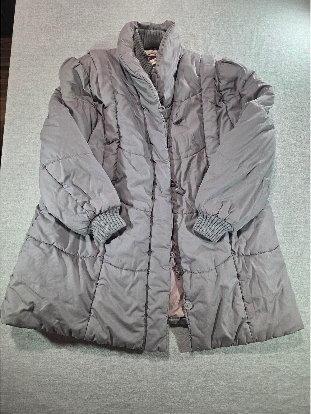 Sexton Hall gray puffer coat